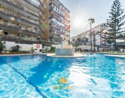 76 – Cozy Beach Front Apartment with Pool in Fuengirola