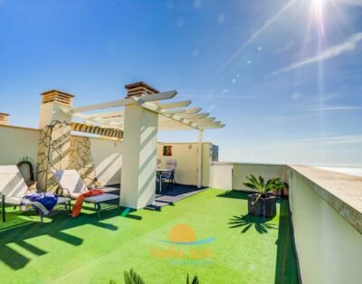 89 – Penthouse Apartment with Stunning Views, Pool, Fitness & Padel in Torreblanca, Fuengirola!